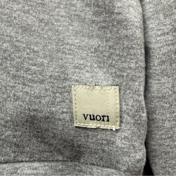 Vuori Pullover Hoodie Sweatshirt Women’s M Gray Black Waco Logo Athleisure - Picture 7 of 13